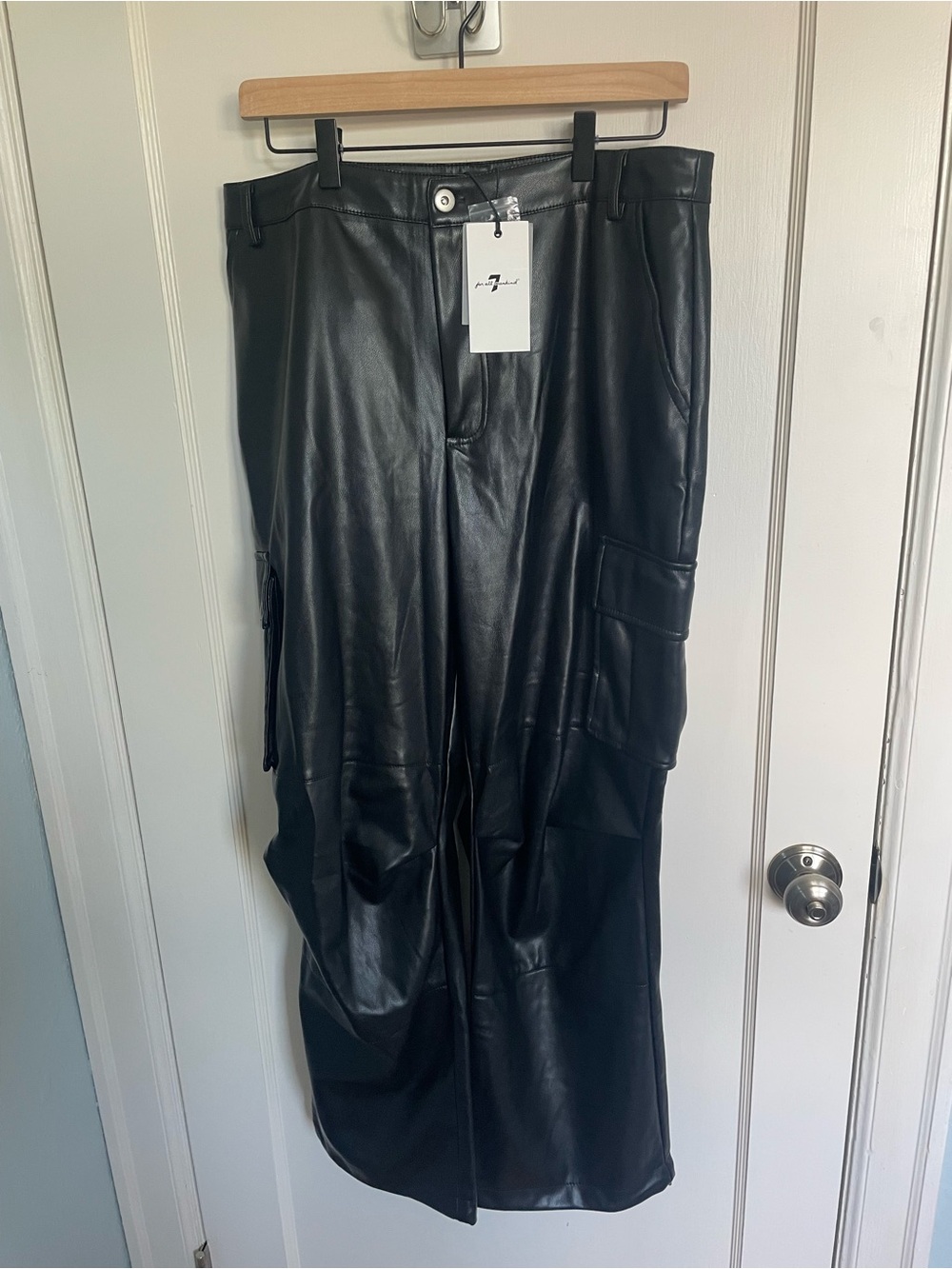 NWT 7 For All Mankind Women’s Black Faux Leather Cargo Wide Leg Pants – Size L